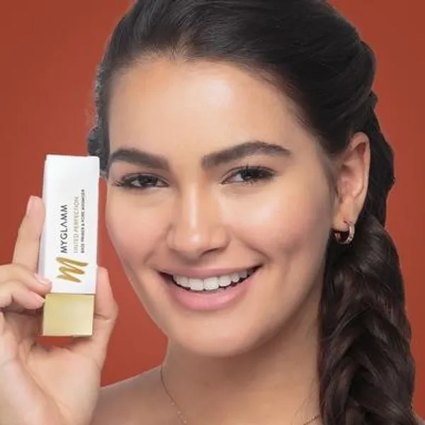 MYGLAMM Tinted Perfection Brightening Banana Primer