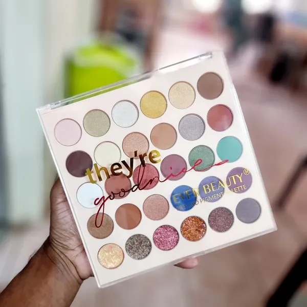Ever Beauty 30 Color Pressed Pigment Eyeshadow